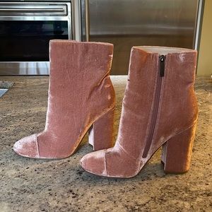 Kendall And Kylie pink velvet boots